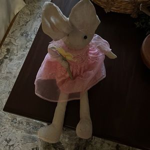 Meet your Posher, Aida